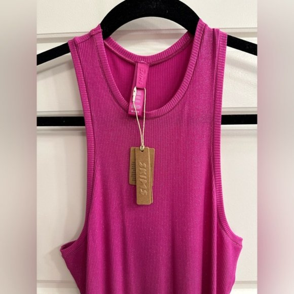 {SKIMS} SOFT LOUNGE SHIMMER RACERBACK DRESS [FUCHSIA] - Picture 6 of 8